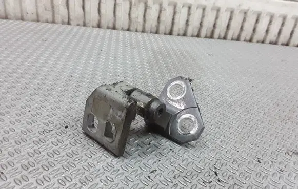 Volkswagen Golf Plus Rear door upper hinge