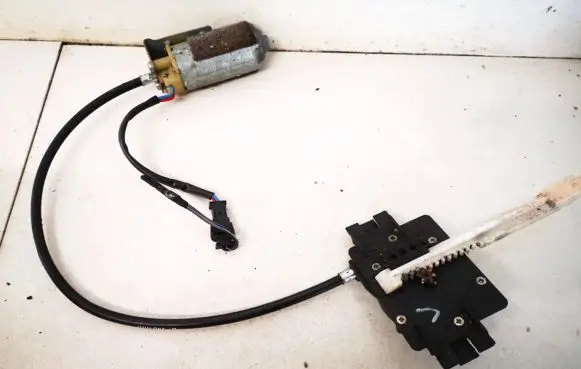 Volkswagen PASSAT B4 Seat adjustment motor 0130002427