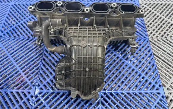 Toyota Prius (XW30) Intake manifold 1105870S01
