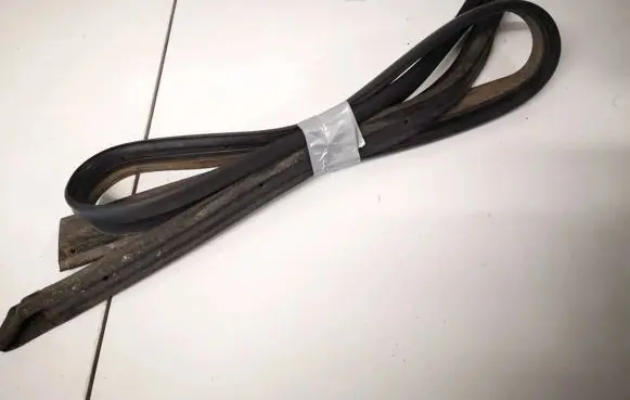 Ford Puma Rubber seal front coupe door 