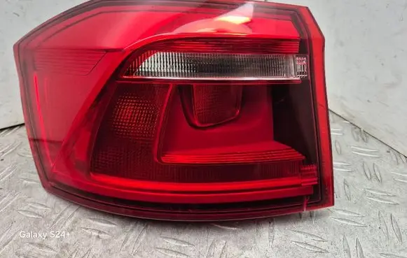 Rear/tail lights