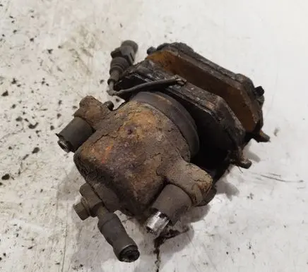 Volkswagen Golf Plus Front brake caliper