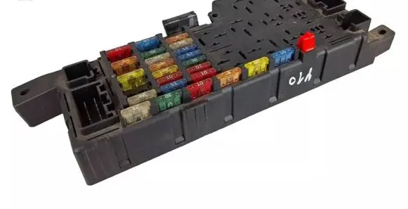 Volvo S60 Fuse module 8637841