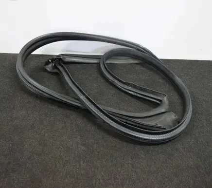 Tesla Model 3 Rubber seal front coupe door 109049950F