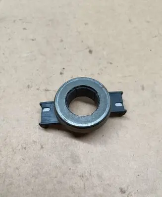 Ford Mondeo MK I clutch release bearing VKC2548 6546467