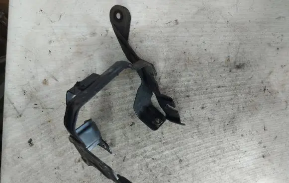 Ford Galaxy Power steering pump mounting bracket 6G913K738AC C6S4B