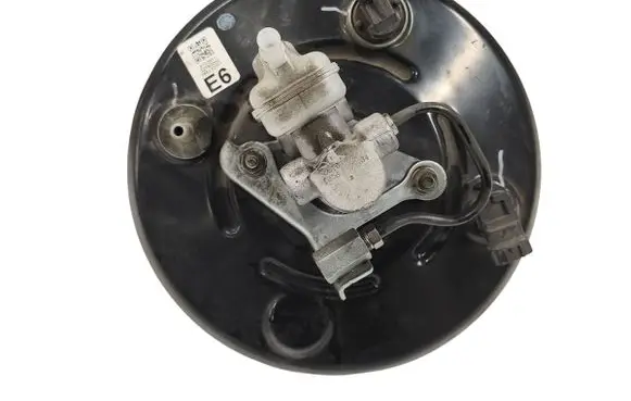 Toyota Highlander XU50 Brake booster 