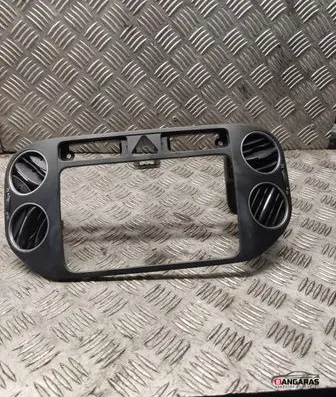 Volkswagen Golf Plus Radio/GPS head unit trim 5m0858071j
