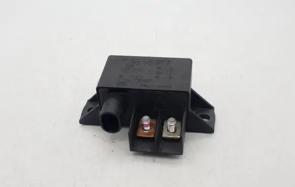 Mercedes-Benz S W220 Charging relay A0025426419 0332002167