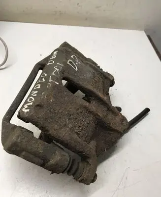 Ford Mondeo Mk III Front brake caliper