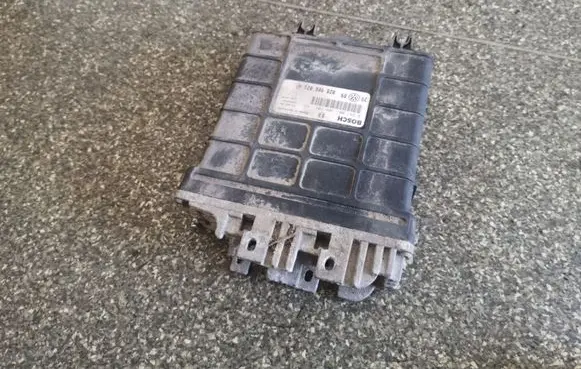 Volkswagen Golf III Engine control unit/module 028906021AF 0281001308 0281001309