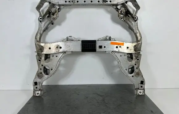 BMW 1 E82 E88 Front subframe 516023970 526031301 61544045
