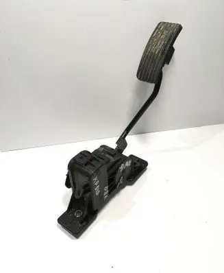 Mitsubishi Pajero Accelerator throttle pedal APM30015 72200157
