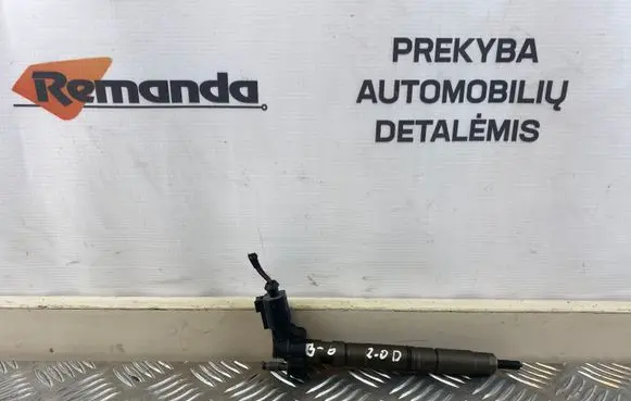 Volkswagen PASSAT B6 Fuel injector 03L130277 8IAD7WH 10032601607