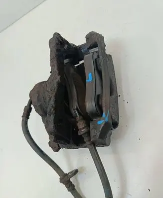 Honda CR-V Front brake caliper