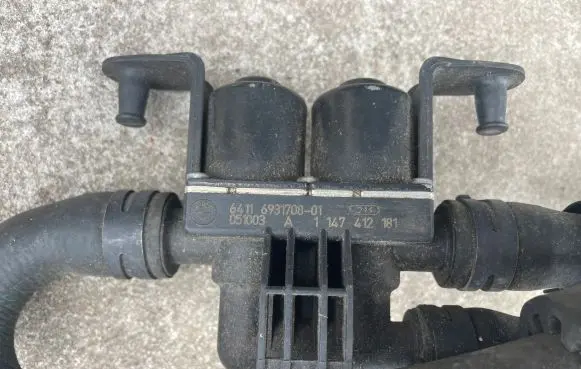 BMW 5 E60 E61 Coolant heater control valve 6931708
