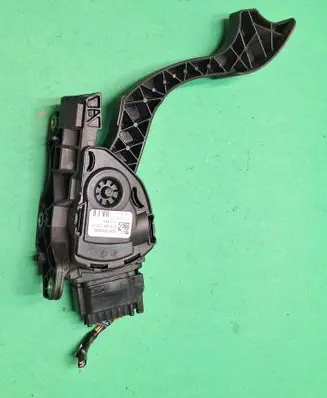 Ford Mondeo MK IV Accelerator throttle pedal 6G929F836RC C95YE01