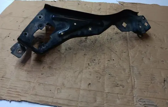 Mercedes-Benz C W204 Headlight/headlamp mounting bracket PP204626044