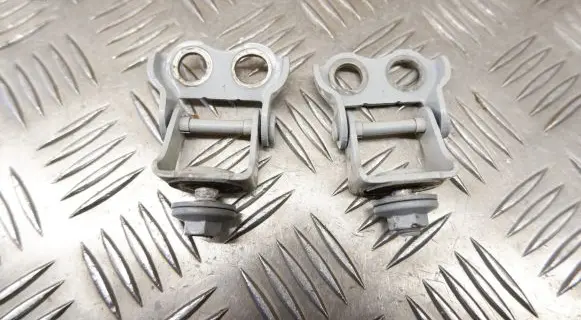 Toyota Yaris XP210 Loading door hinge set 688010D390