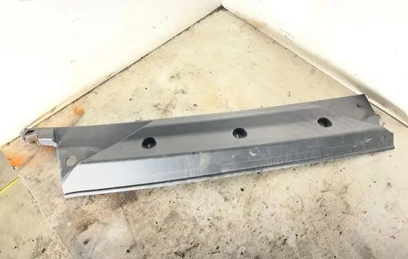 Iveco Daily 6th gen Wiper trim 5801918265