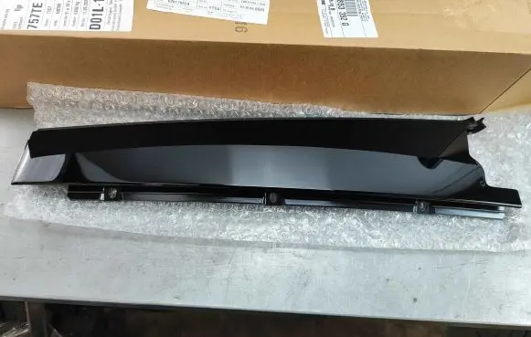 Porsche Macan (95B) Other sill/pillar trim element 95B853352G