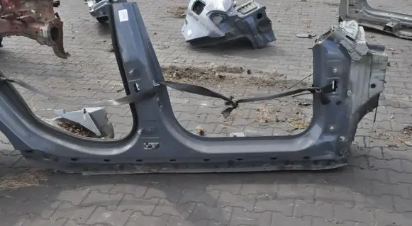 BMW 1 F40 Pillar (middle) 