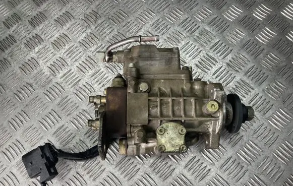 Skoda Fabia Mk1 (6Y) Fuel injection high pressure pump 038130107B 0460404972