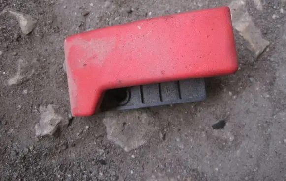 Mercedes-Benz C W203 Engine bonnet (hood) release handle 