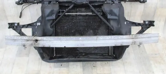 BMW X3 E83 Front bodywork piece 