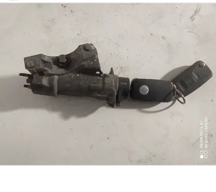 Volkswagen Golf IV Ignition lock 4B0905851C