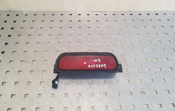 KIA Sorento Third/center stoplight 927003E0