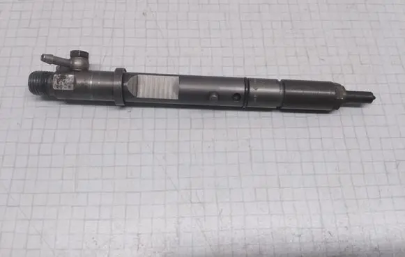 Audi A6 S6 C5 4B Fuel injector 059130201B 0432133818