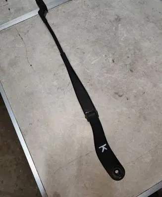 Volvo V50 Front wiper blade arm 31253996