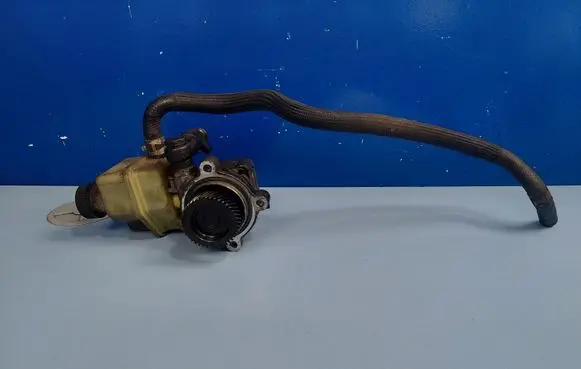 Mazda 6 Power steering pump GJ6F32600 GJ6F