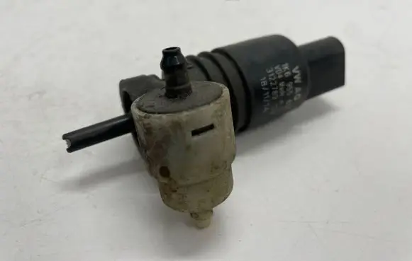 Skoda Octavia Mk3 (5E) Windscreen/windshield washer pump 1K6955651