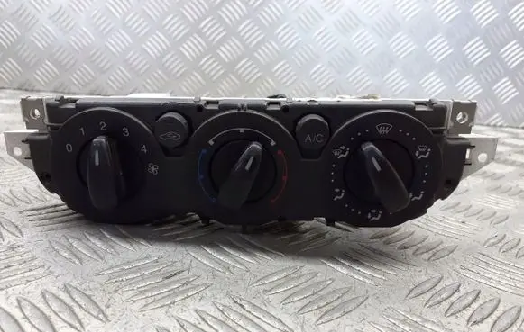 Ford Focus Interior fan control switch 7M5T19980-AA