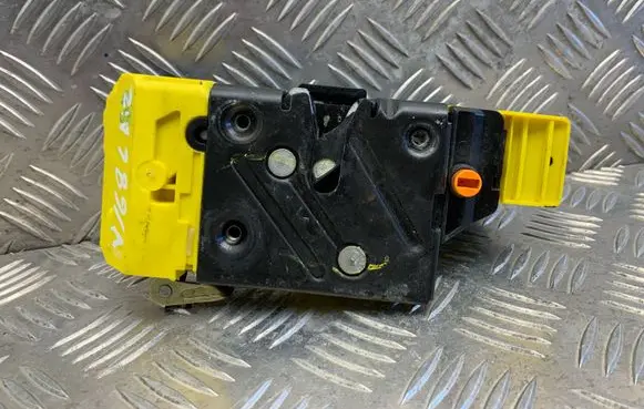 Volvo XC90 Rear door lock 30699754