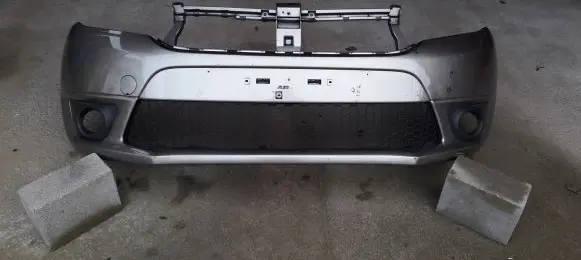 Dacia Sandero Front bumper 620220754