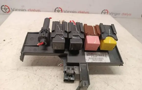 Renault Master III Fuse module 243103611r N29312
