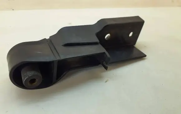 Audi A6 S6 C6 4F Front bumper mounting bracket 4F0807771