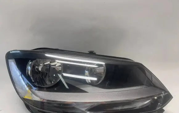 Volkswagen Sharan Headlight/headlamp 7n1941006C