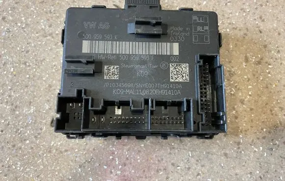 Volkswagen Golf VIII Door control unit/module 5Q0959593F