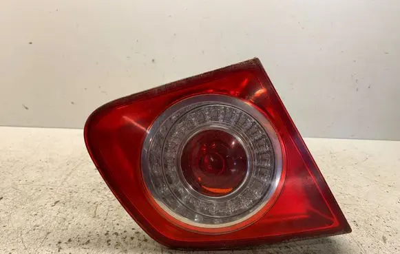 Volkswagen Jetta V Tailgate rear/tail lights 1K5945093