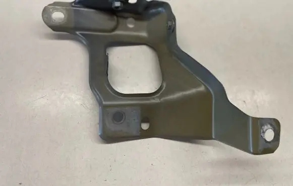 Tesla Model 3 Fender mounting bracket 108601700D