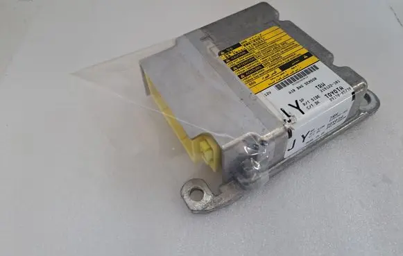 Toyota Avensis T270 Airbag control unit/module 219122101 8917005230