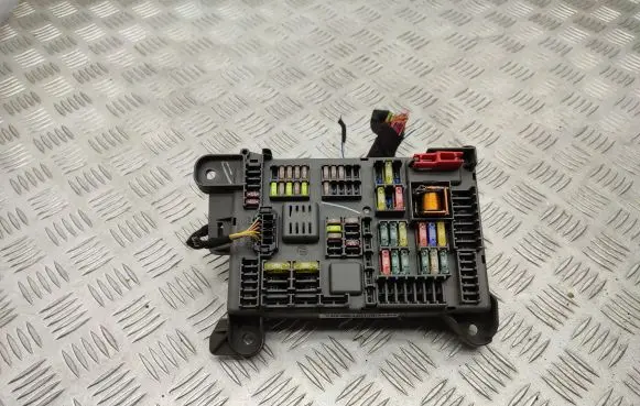 BMW X6 E71 Fuse module 693168704