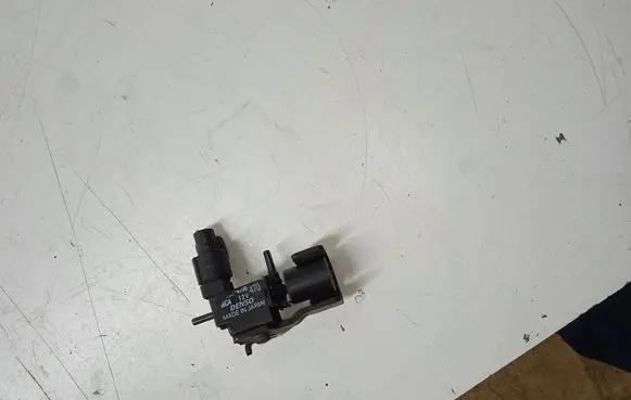 Toyota Prius (XW20) Vacuum valve 1846004700