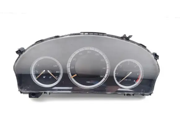 Speedometer (instrument cluster)