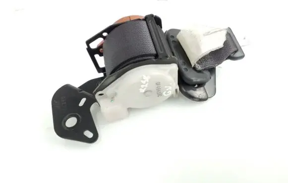Toyota Yaris Middle seatbelt (rear) 