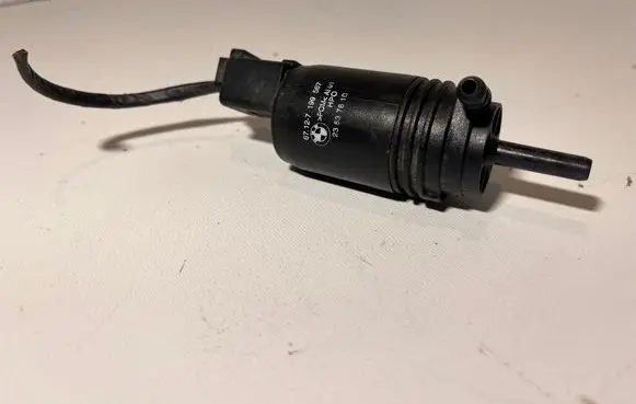 BMW 1 E81 E87 Windscreen/windshield washer pump 23537610 7199567
